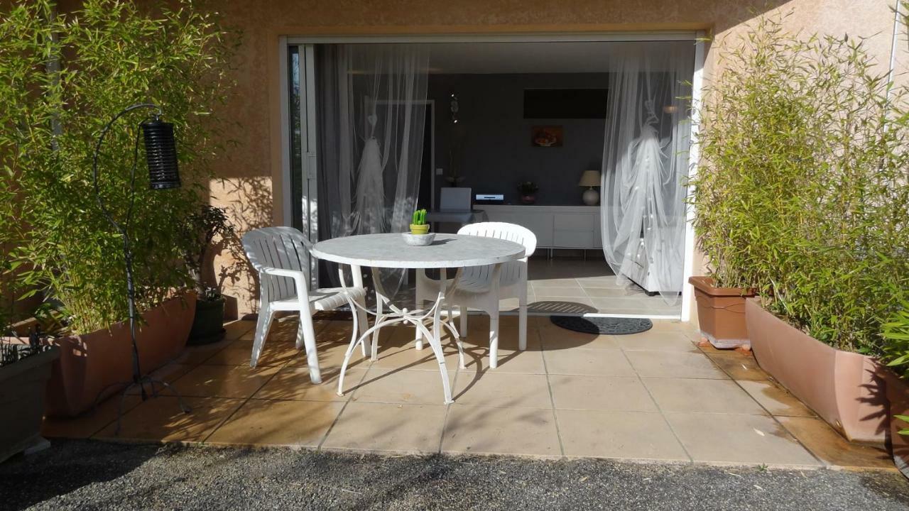 Les Chevrefeuilles Apartment Manosque Exterior foto