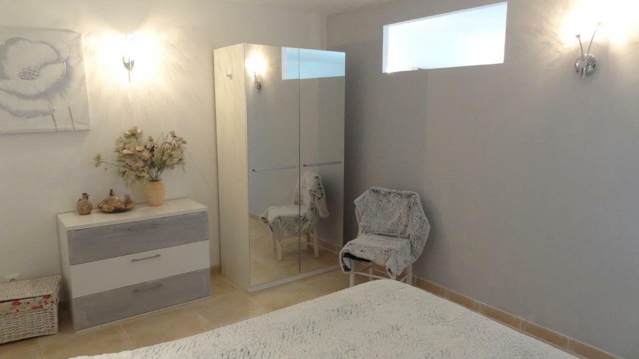 Les Chevrefeuilles Apartment Manosque Exterior foto
